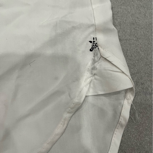 [L]Jane Delancy White Button-Up Shirt with Giraffe Print - Picture 6 of 8